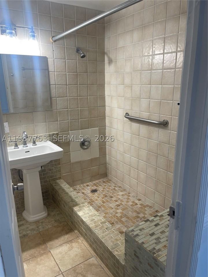 20700 Sw 122nd Ave - Photo 3 of 21