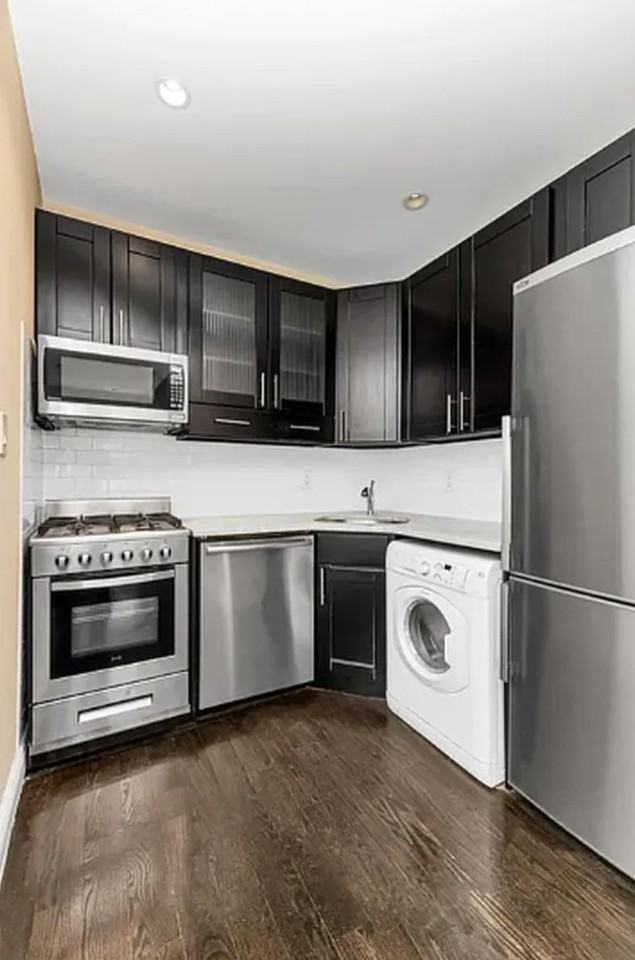 448 W 19th St #PHB - Photo 4 of 11