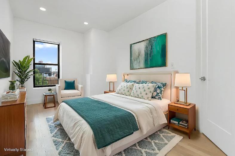 131 5th Ave #3R - Photo 4 of 5