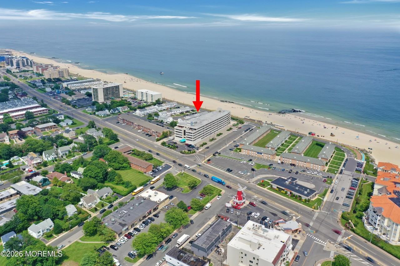 525 Ocean Blvd #106 - Photo 3 of 39