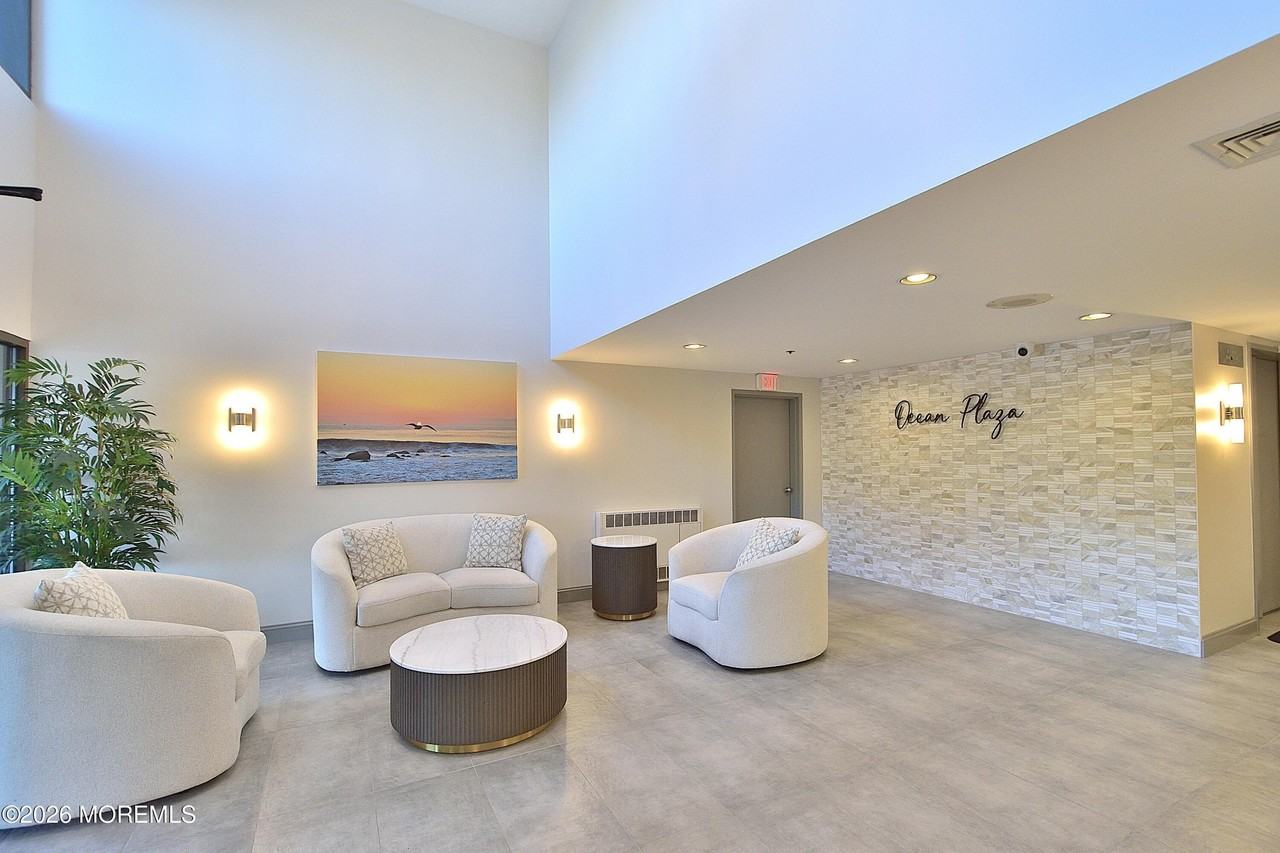 525 Ocean Blvd #106 - Photo 7 of 39