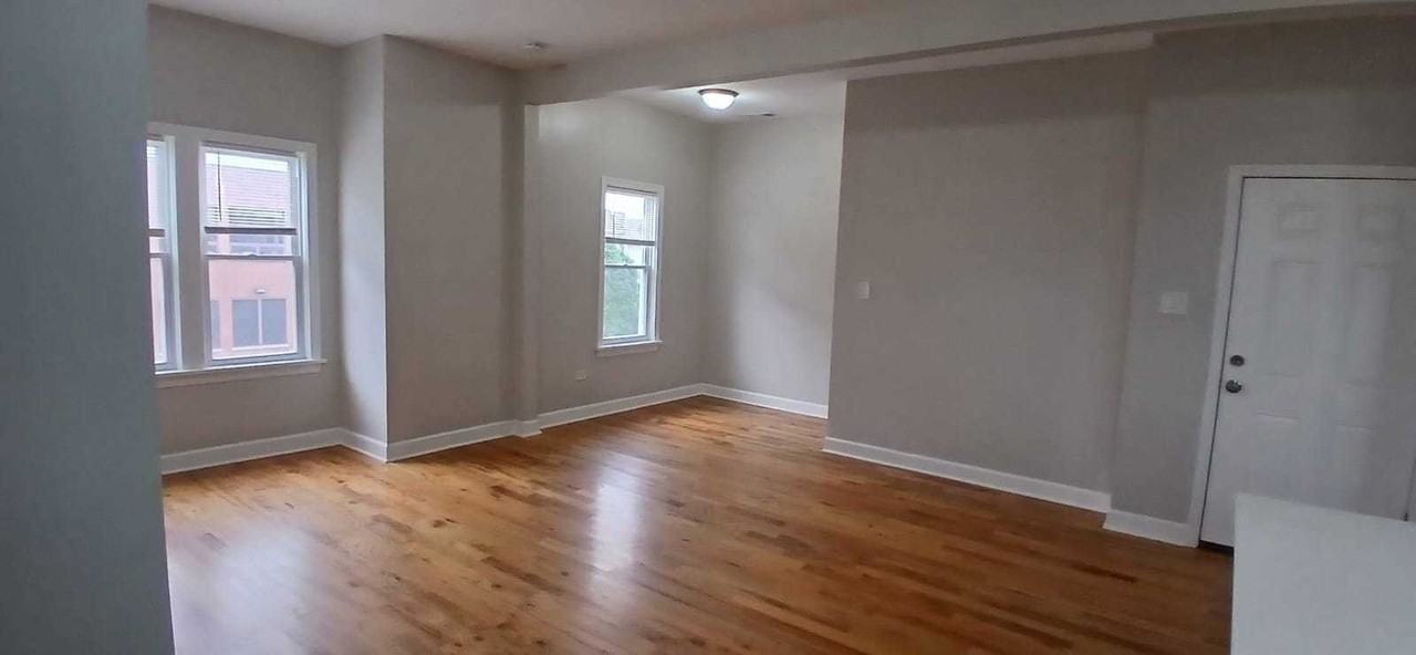 3614 W Mclean Ave #2 - Photo 3 of 18