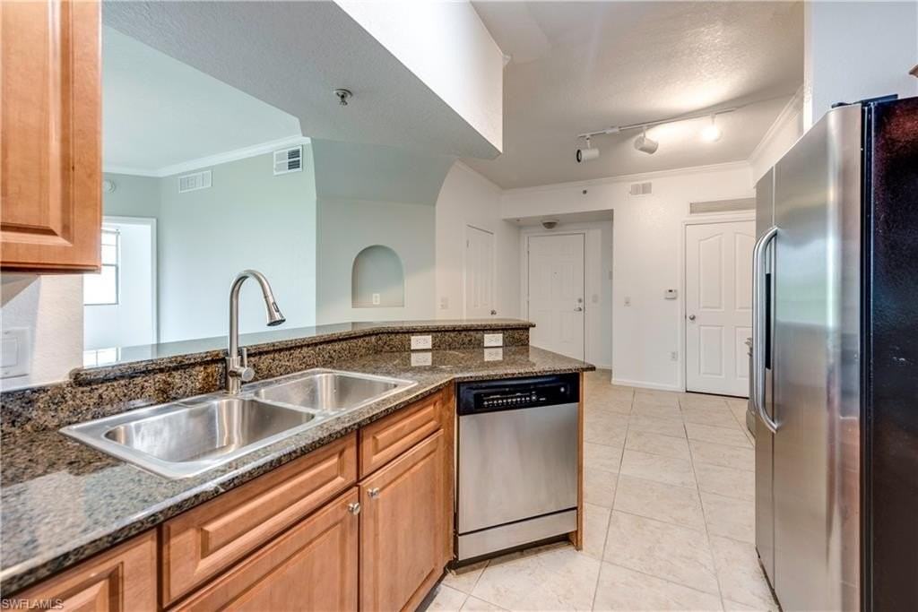 13000 Positano Cir #301 - Photo 3 of 15