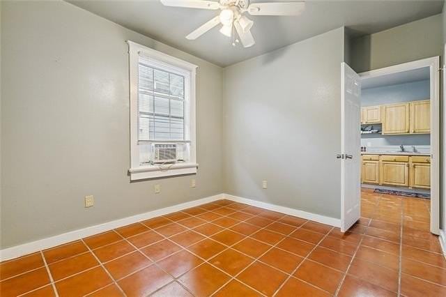 4707 Baudin St - Photo 4 of 10