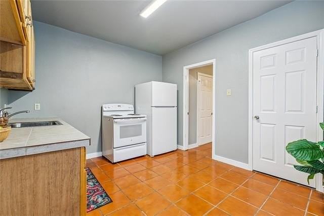4707 Baudin St - Photo 7 of 10