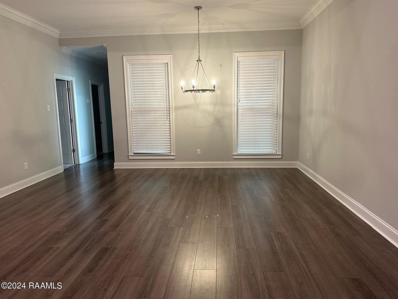 210 Twin Meadow Ln - Photo 3 of 15