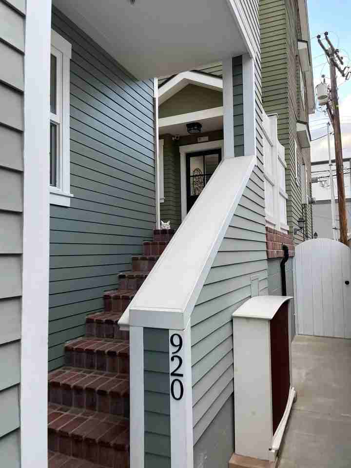 920 D Ave - Photo 4 of 30