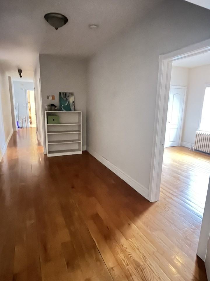 2342 Lake Shore Blvd W - Photo 2 of 14