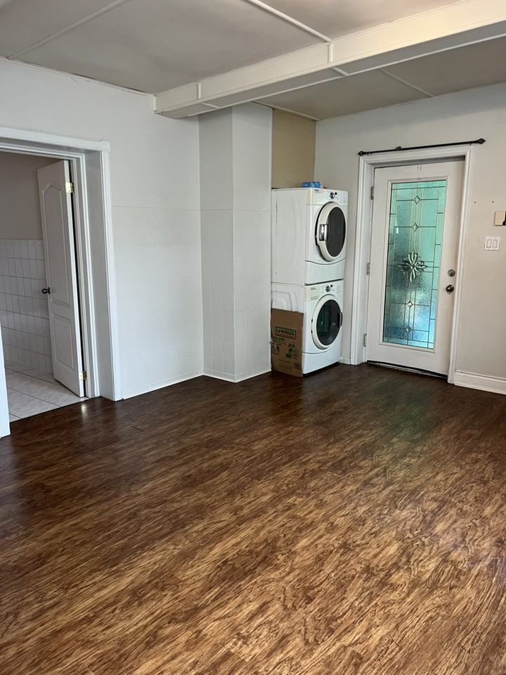 2342 Lake Shore Blvd W - Photo 4 of 14