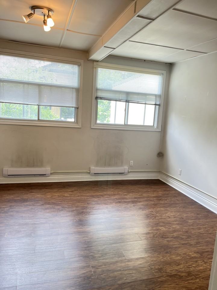 2342 Lake Shore Blvd W - Photo 5 of 14