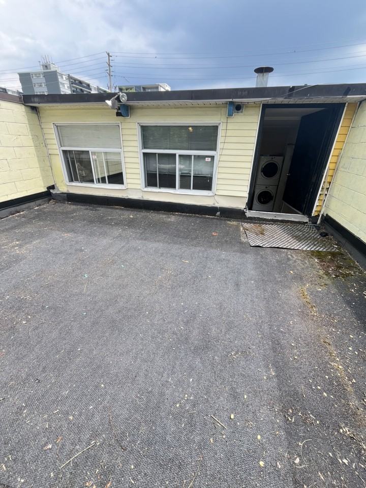 2342 Lake Shore Blvd W - Photo 6 of 14