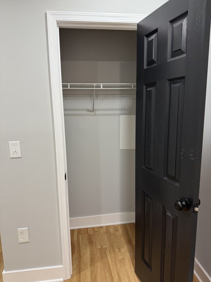 1628 Benhill Avenue #1B - Photo 7 of 15