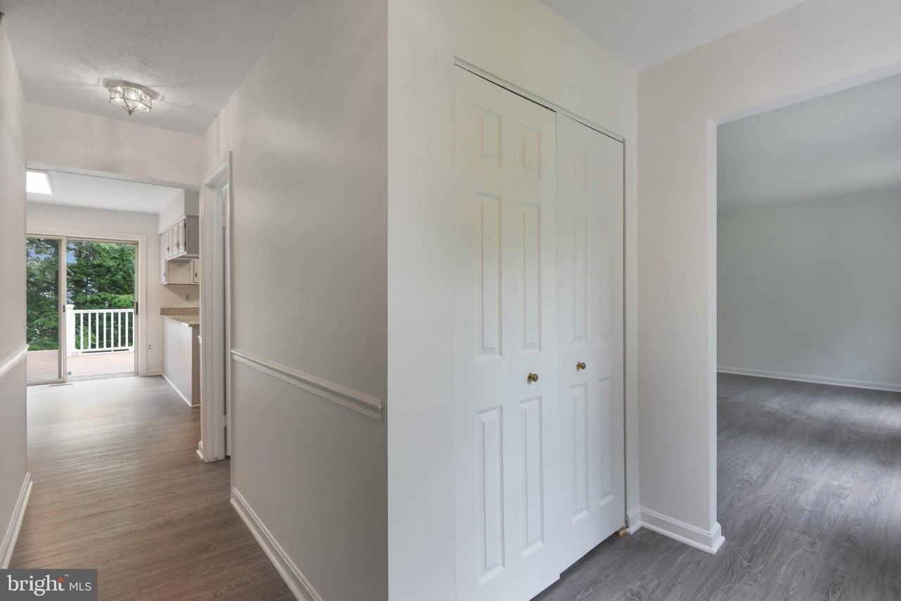 91 Premier Ct - Photo 2 of 48