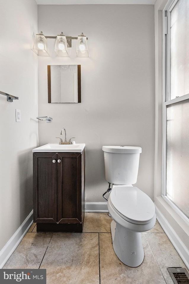 2532 Druid Hill Ave - Photo 7 of 26