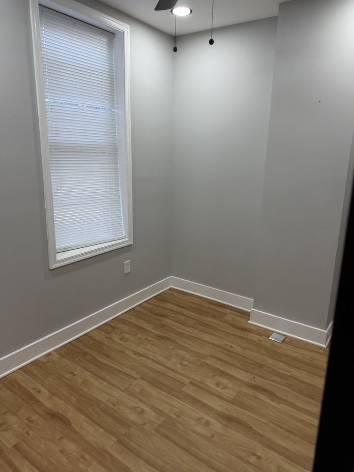 1628 Benhill Avenue #1B - Photo 3 of 15