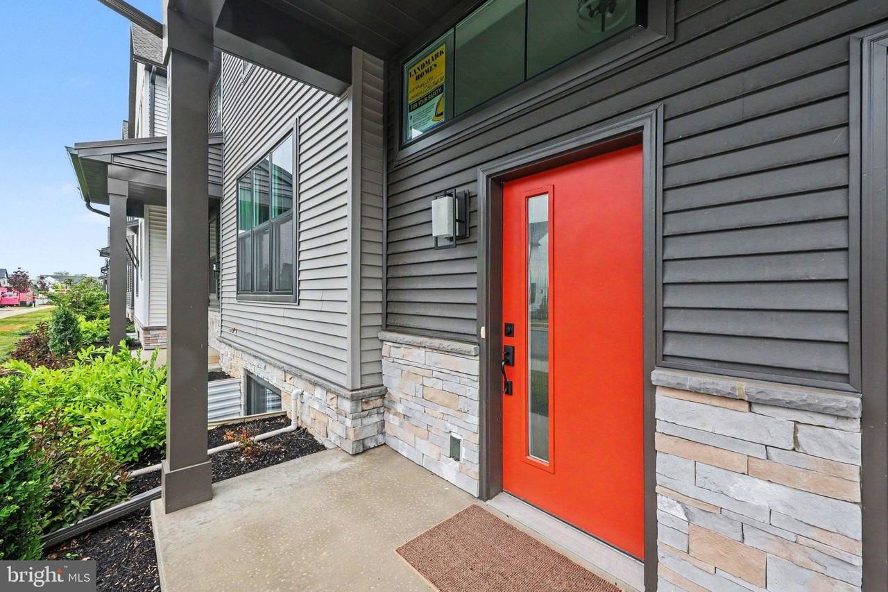 104 Madison Dr - Photo 4 of 27