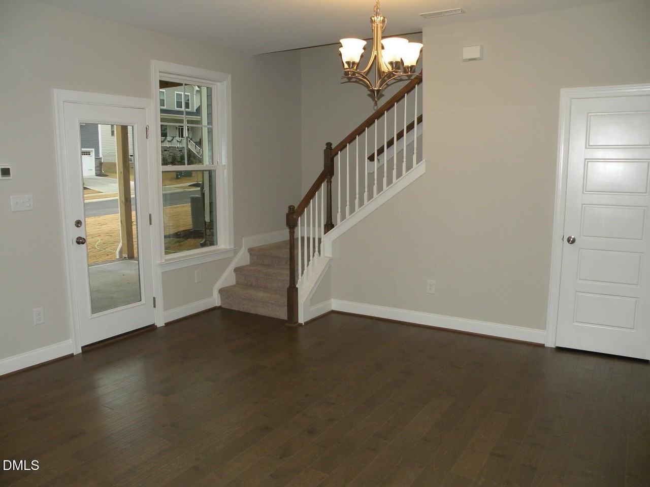 132 Tree Hill Ln - Photo 7 of 24