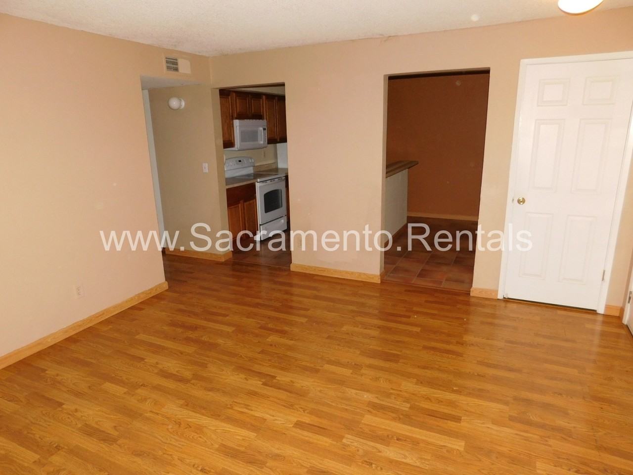 550 Del Verde Cir #5 - Photo 4 of 17