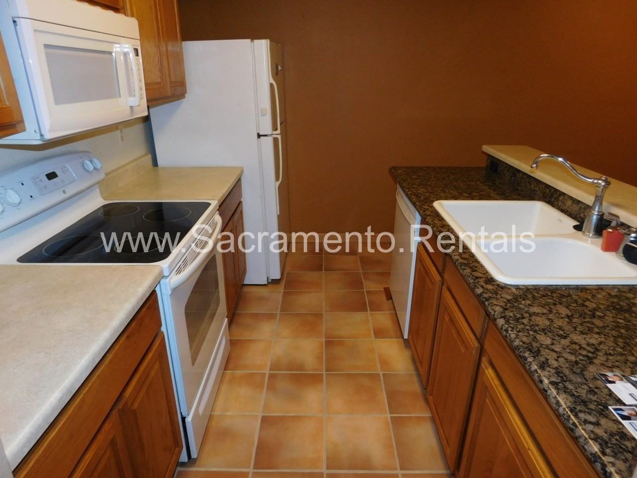 550 Del Verde Cir #5 - Photo 6 of 17