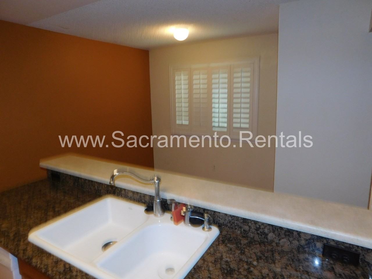 550 Del Verde Cir #5 - Photo 7 of 17