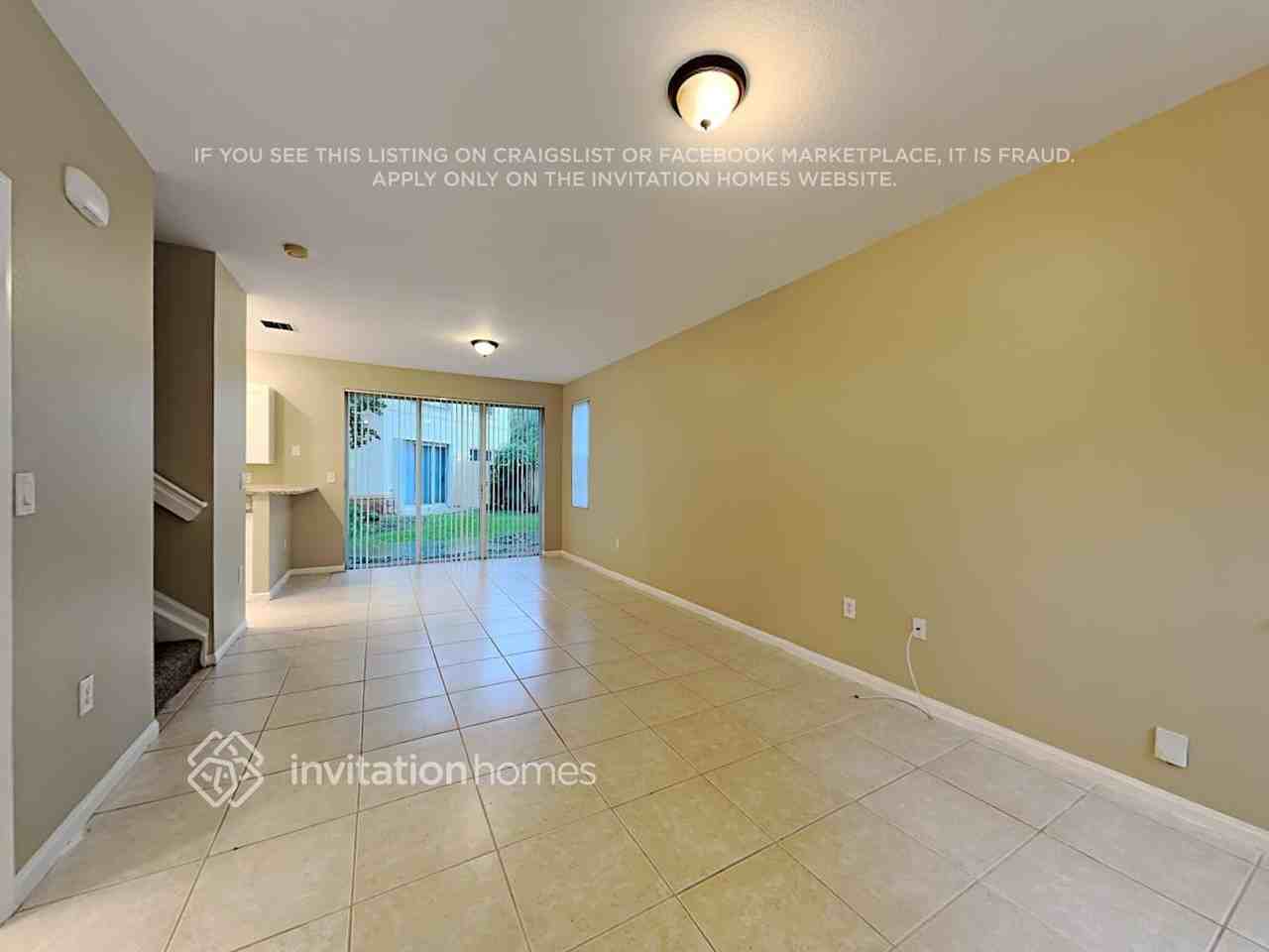 703 Nw 170th Ter - Photo 4 of 18