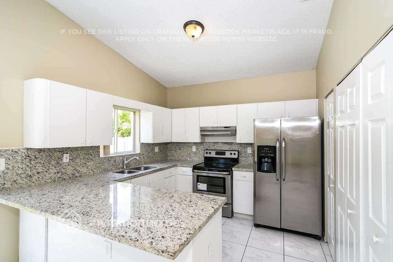 14936 Sw 39th St - Photo 6 of 21