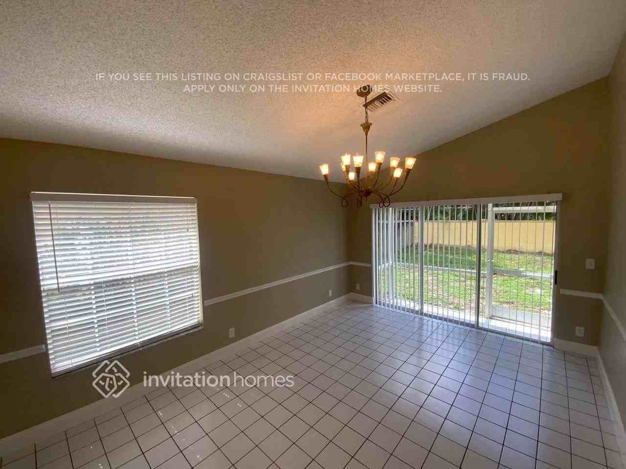 1320 Sw 18th St - Photo 6 of 17