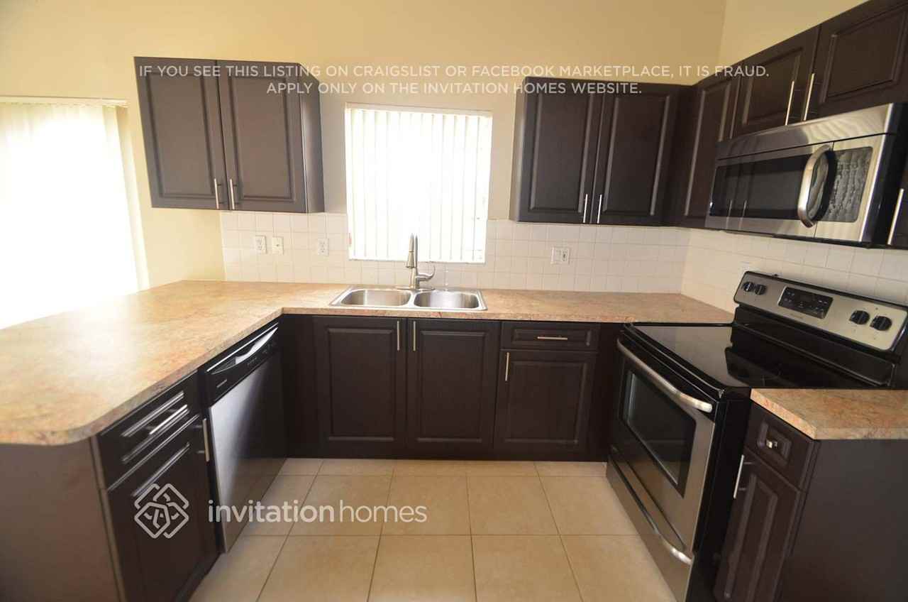 15440 Sw 150th St - Photo 3 of 9