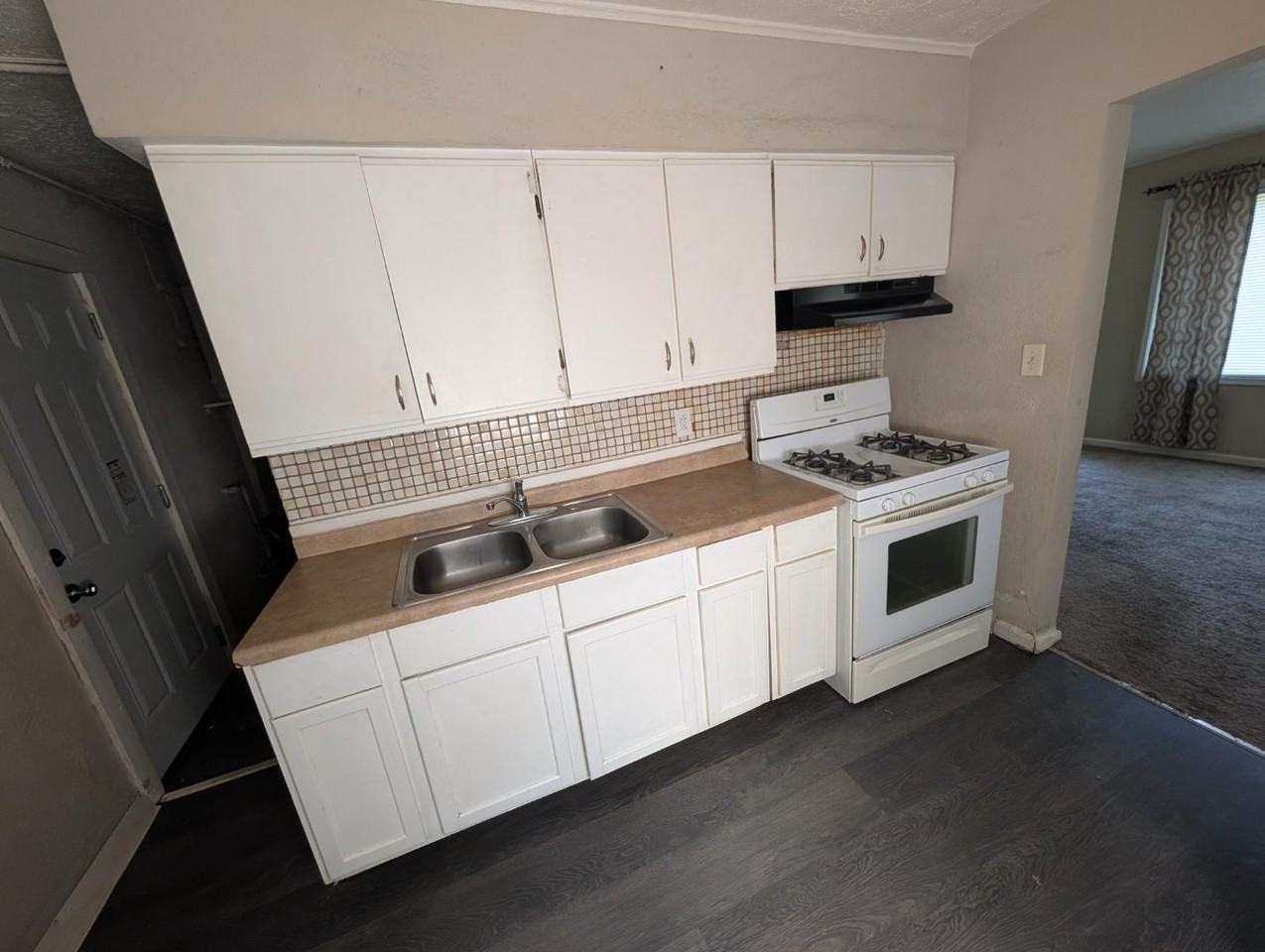 1901 Swygart Ave - Photo 7 of 20