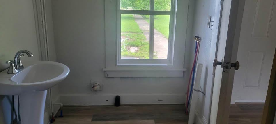 525 E Main St - Photo 5 of 10
