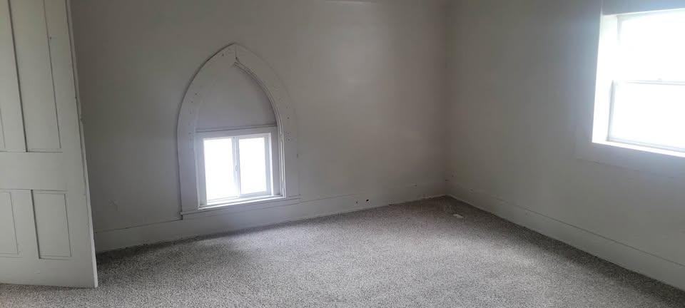 525 E Main St - Photo 7 of 10