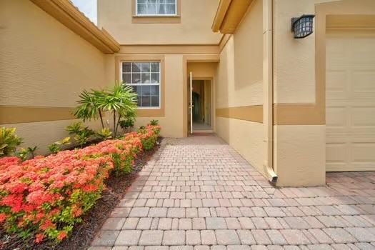 7880 Lake Sawgrass Loop - Photo 2 of 20