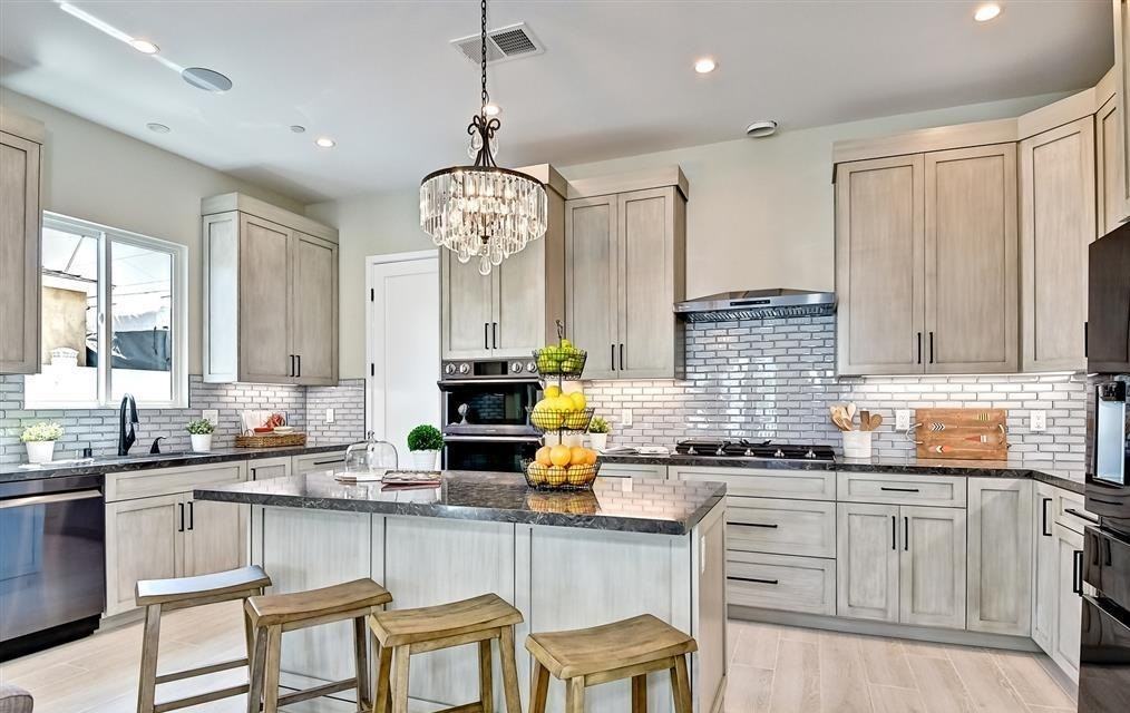 187 Daisy Ave #187 - Photo 4 of 20