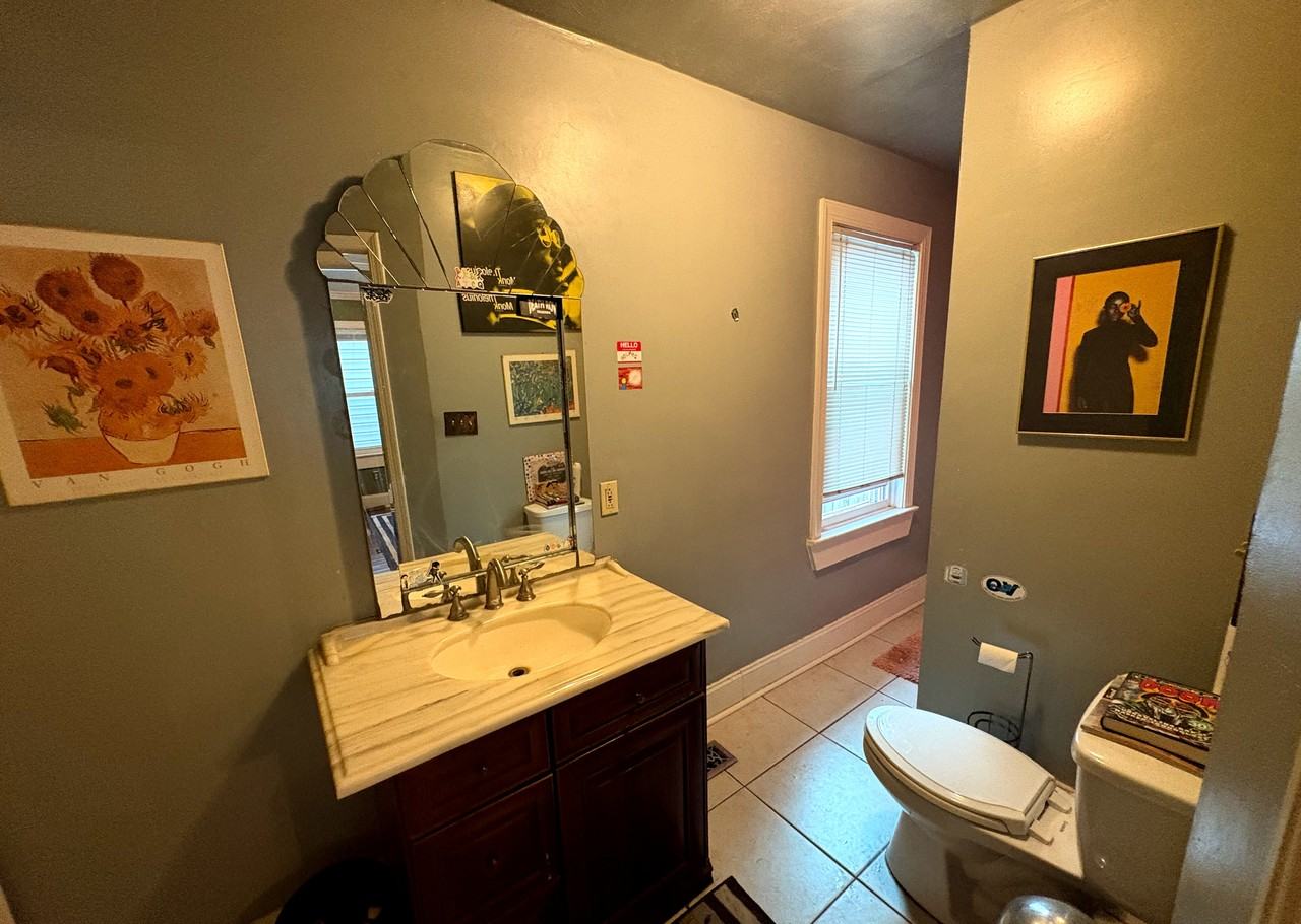 418 West 35th Street - Photo 4 of 9