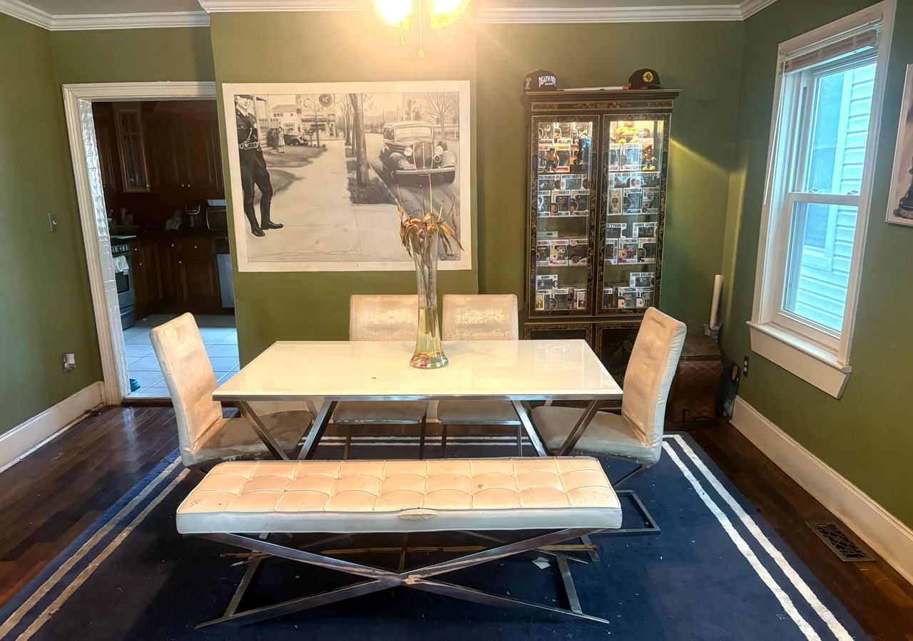 418 West 35th Street - Photo 6 of 9