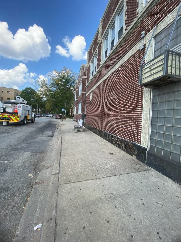 1151 S Austin Blvd #1 - Photo 5 of 7