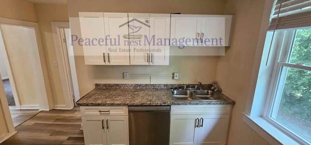 1344 24th St ##C - Photo 4 of 9