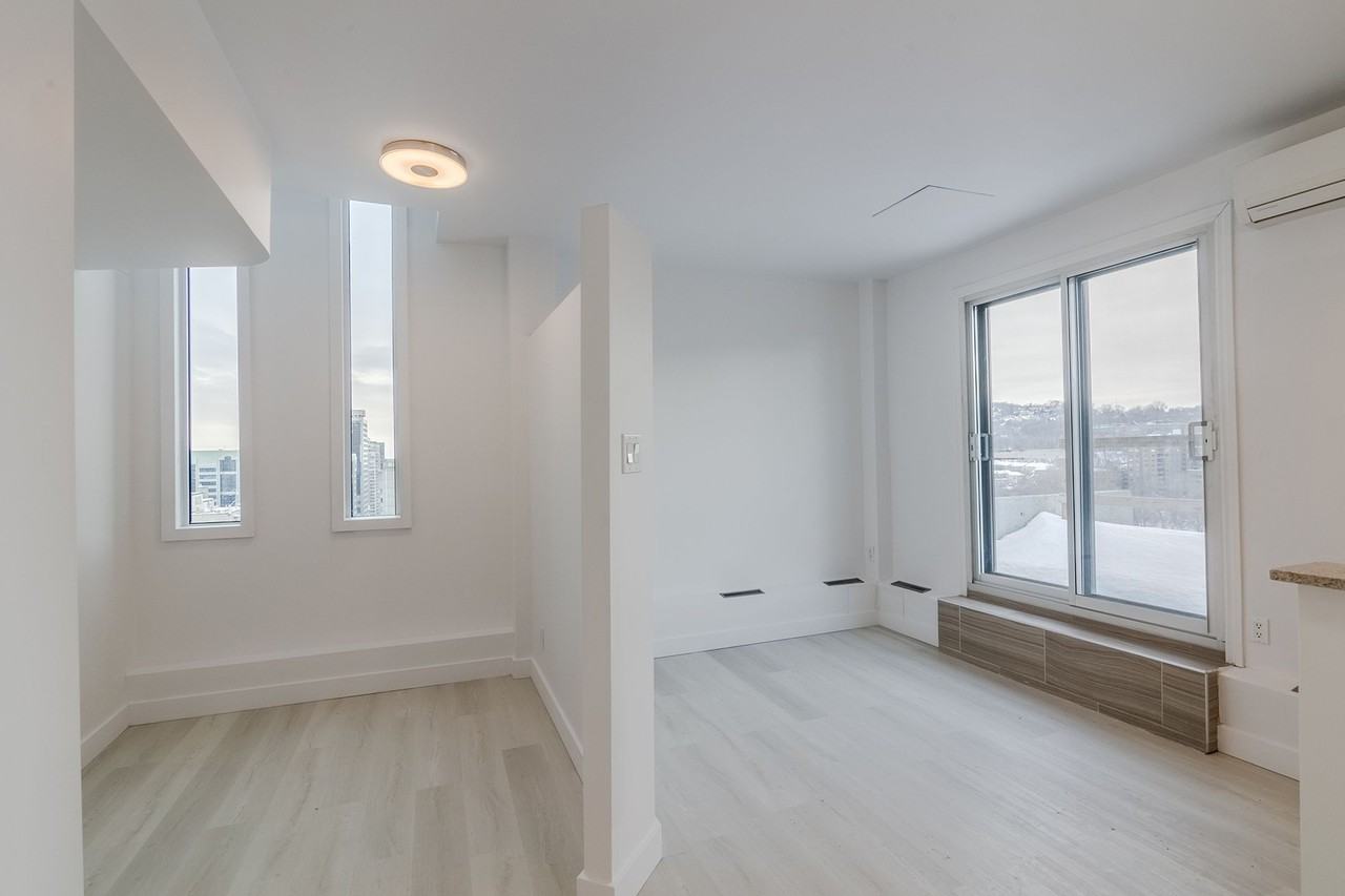 1975 Boul De Maisonneuve O — photo 1