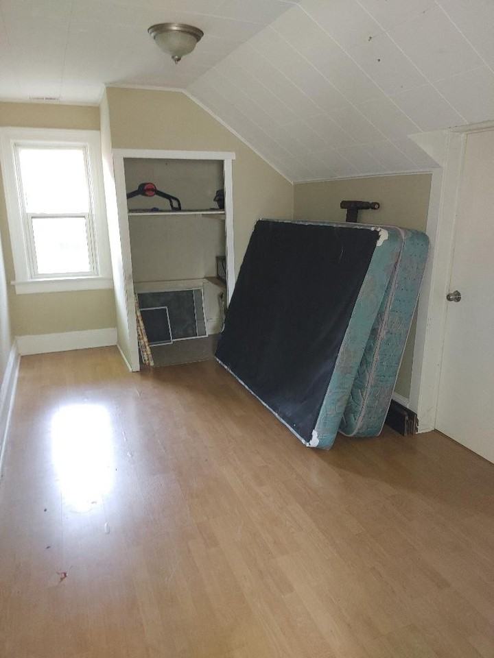 1184 Moy Avenue - Photo 2 of 6