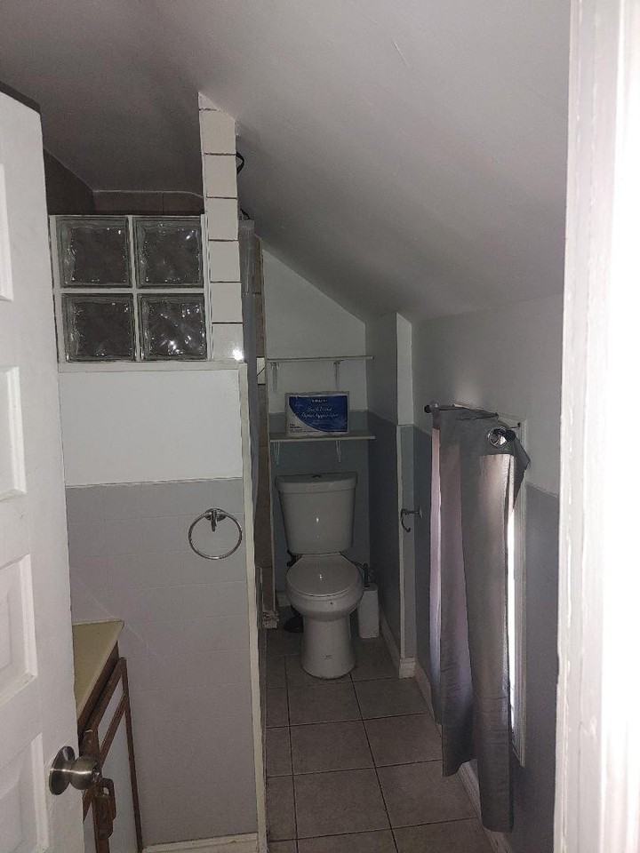 1184 Moy Avenue - Photo 3 of 6