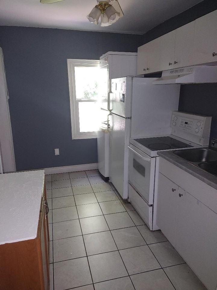 1184 Moy Avenue - Photo 5 of 6