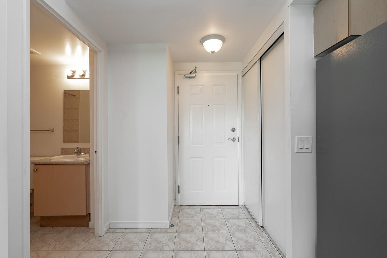 333 Sidney Belsey - Photo 3 of 50