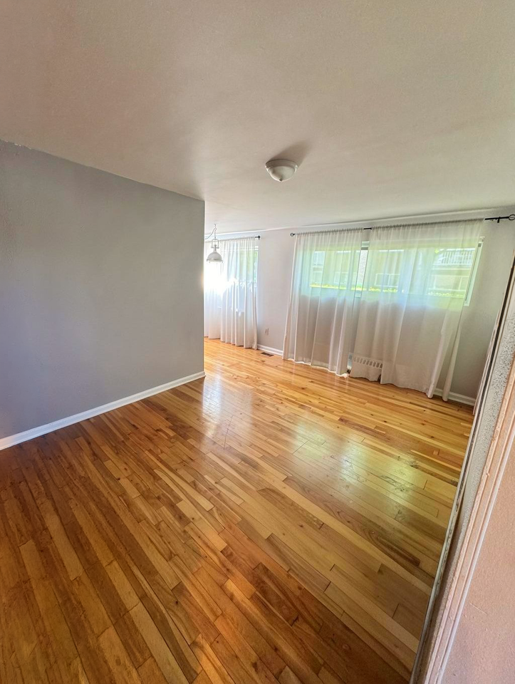 9431 LaSalle Apartments - Photo 6 of 18
