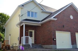 featured image of 11A Dufferin St