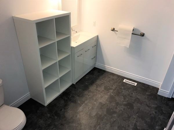 11A Dufferin St - Photo 7 of 13