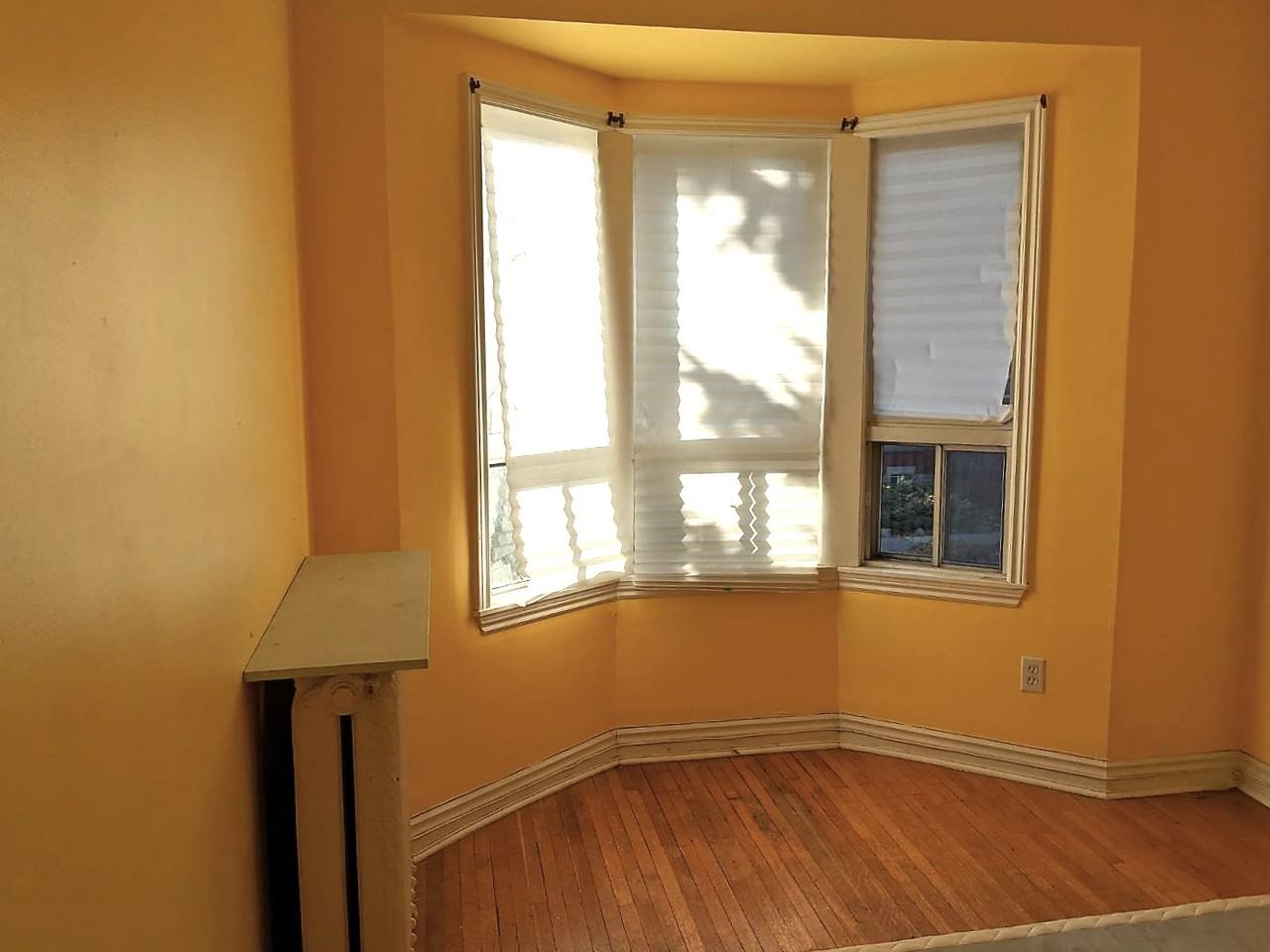 583 Dovercourt Rd - Photo 4 of 18