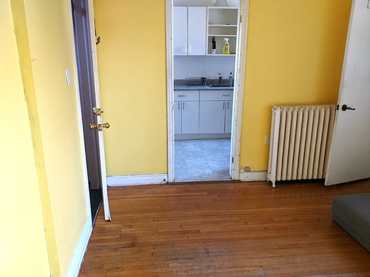 583 Dovercourt Rd - Photo 6 of 18
