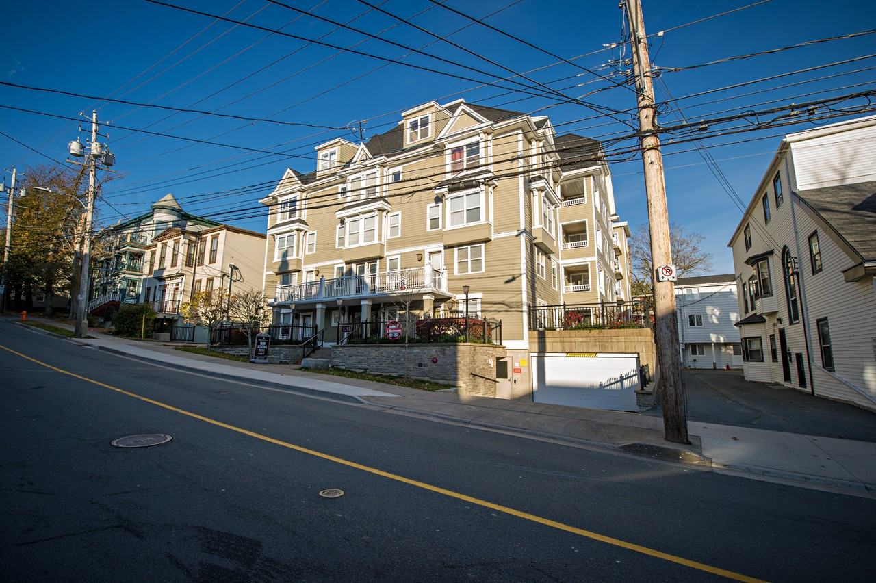 Hillside Suites - Photo 3 of 33