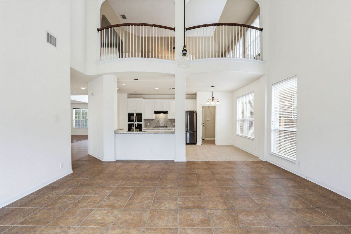 3415 Highline Trl - Photo 4 of 16