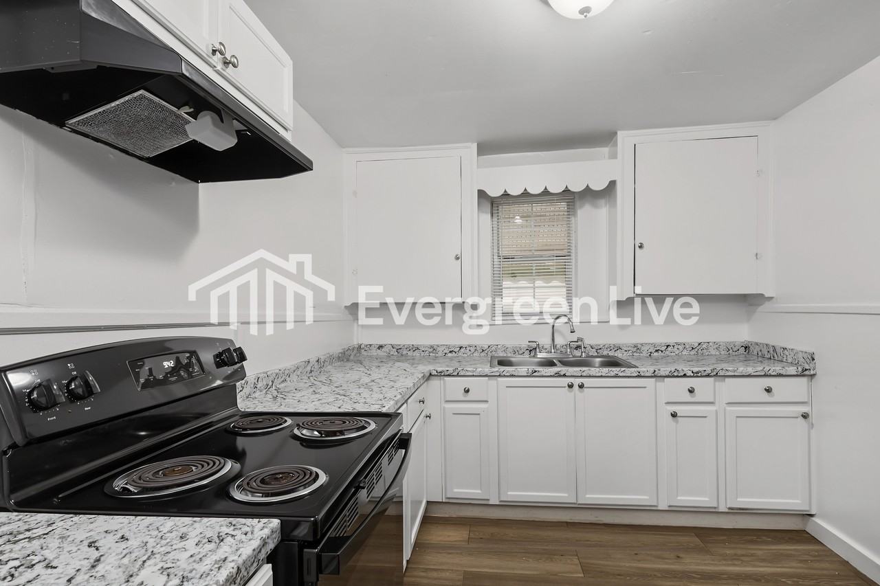 425 Lenard Ave - Photo 6 of 15